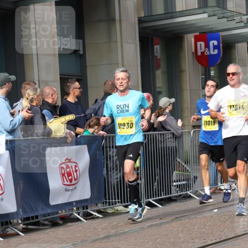 13.09.2026 - 21. swb-Marathon Bremen Strokosch-Dieckow http://msf.ph/oto/10288271 13.09.2026 10:43:50 Ziel 10342, 11108, 11148, 11312, 11447, 11614, 11644, 11758, 11930, 12436, 12559, 13538, 10328, 10337, 10742, 11019, 11208, 11607, 11948, 12250, 12253, 12436, 13509 meine-sportfotos.de