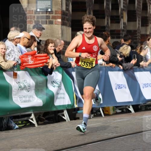 13.09.2026 - 21. swb-Marathon Bremen Strokosch-Dieckow http://msf.ph/oto/10288272 13.09.2026 10:40:01 Ziel 12339, 12404, 13513, 13642 meine-sportfotos.de