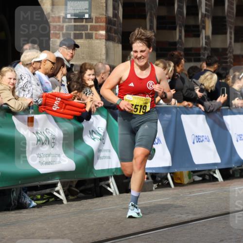 13.09.2026 - 21. swb-Marathon Bremen Strokosch-Dieckow http://msf.ph/oto/10288278 13.09.2026 10:40:01 Ziel 12339, 12404, 13513, 13642 meine-sportfotos.de