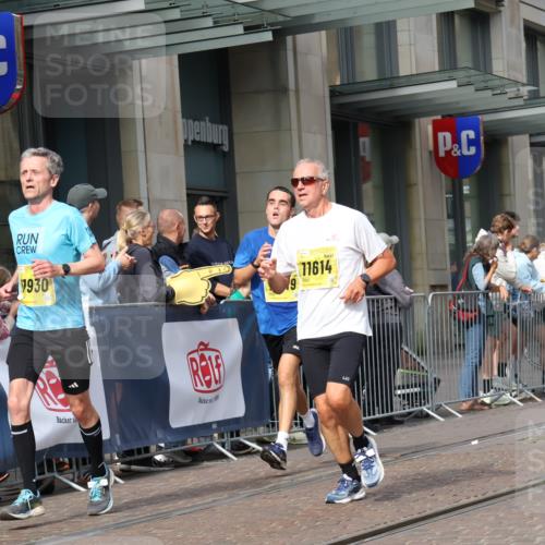 13.09.2026 - 21. swb-Marathon Bremen Strokosch-Dieckow http://msf.ph/oto/10288293 13.09.2026 10:43:51 Ziel 10342, 10956, 11108, 11148, 11312, 11447, 11614, 11644, 11758, 11930, 12559, 13538, 10328, 10337, 10742, 11019, 11208, 11312, 11607, 11614, 11948, 12250, 12253, 12436, 13509 meine-sportfotos.de