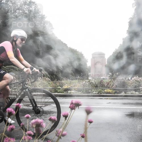 13.09.2026 - Stadtparktriathlon H.Heesch http://msf.ph/oto/10288304 13.09.2026 12:43:37 Radfahren 1132, 1173 meine-sportfotos.de