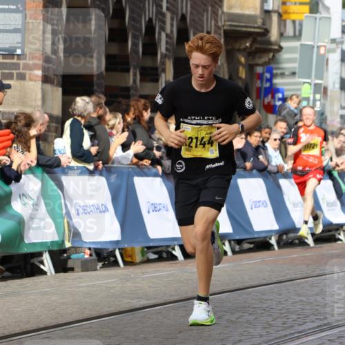13.09.2026 - 21. swb-Marathon Bremen Strokosch-Dieckow http://msf.ph/oto/10288306 13.09.2026 10:40:06 Ziel 12339, 13519, 13642 meine-sportfotos.de
