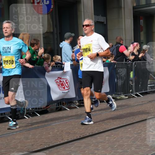 13.09.2026 - 21. swb-Marathon Bremen Strokosch-Dieckow http://msf.ph/oto/10288307 13.09.2026 10:43:52 Ziel 10342, 10956, 11108, 11148, 11447, 11644, 11758, 11930, 12559, 13538, 10337, 10742, 11019, 11208, 11312, 11607, 11614, 11930, 11948, 12250, 12253, 12436, 13509 meine-sportfotos.de