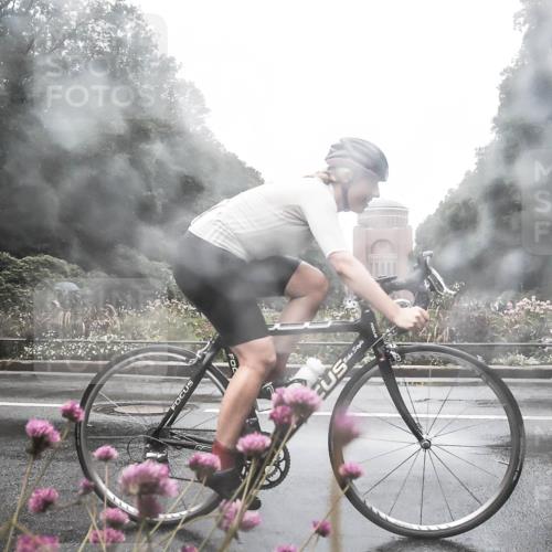 13.09.2026 - Stadtparktriathlon H.Heesch http://msf.ph/oto/10288308 13.09.2026 12:43:39 Radfahren 1132, 1173 meine-sportfotos.de