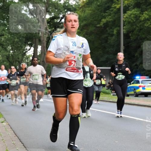 13.09.2026 - 21. swb-Marathon Bremen TobiasT http://msf.ph/oto/10288312 13.09.2026 12:24:31 Laufen 12313, 3130, 203, 24, 21, 402 meine-sportfotos.de
