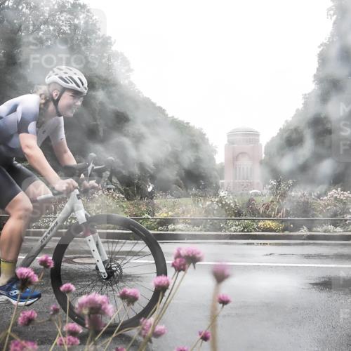 13.09.2026 - Stadtparktriathlon H.Heesch http://msf.ph/oto/10288315 13.09.2026 12:43:51 Radfahren 1090, 1295 meine-sportfotos.de