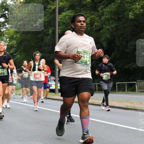 13.09.2026 - 21. swb-Marathon Bremen TobiasT http://msf.ph/oto/10288340 13.09.2026 12:24:36 Laufen 373, 2411, 320, 730, 21, 571 meine-sportfotos.de