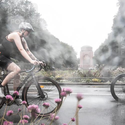 13.09.2026 - Stadtparktriathlon H.Heesch http://msf.ph/oto/10288341 13.09.2026 12:44:10 Radfahren 1112, 1289, 1304 meine-sportfotos.de