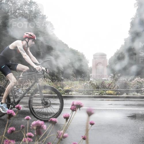 13.09.2026 - Stadtparktriathlon H.Heesch http://msf.ph/oto/10288343 13.09.2026 12:44:13 Radfahren 1112, 1289, 1304 meine-sportfotos.de