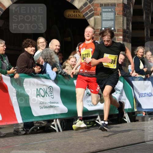 13.09.2026 - 21. swb-Marathon Bremen Strokosch-Dieckow http://msf.ph/oto/10288369 13.09.2026 10:40:08 Ziel 11198, 11721, 12144, 12339, 13519, 13642 meine-sportfotos.de