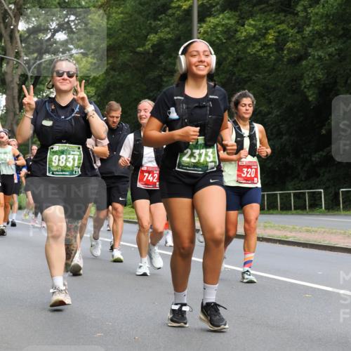 13.09.2026 - 21. swb-Marathon Bremen TobiasT http://msf.ph/oto/10288372 13.09.2026 12:24:37 Laufen 9831, 742, 2373, 320 meine-sportfotos.de