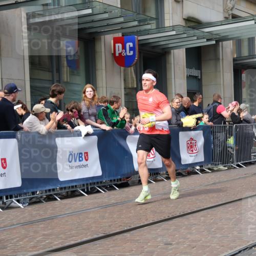 13.09.2026 - 21. swb-Marathon Bremen Strokosch-Dieckow http://msf.ph/oto/10288400 13.09.2026 10:43:55 Ziel 10342, 10956, 11108, 11148, 11644, 11758, 13538, 10337, 10742, 11019, 11208, 11312, 11447, 11614, 11930, 11948, 12250, 12253, 12436, 12559, 13509 meine-sportfotos.de
