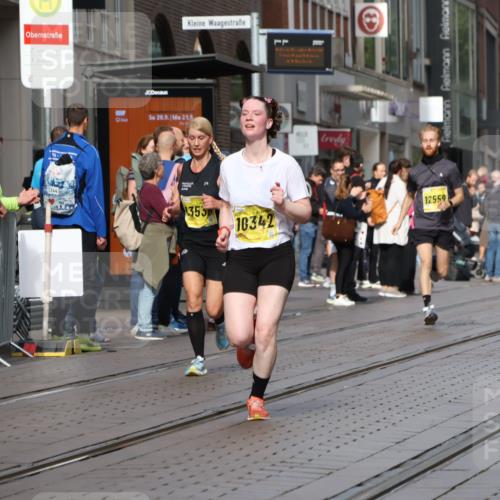 13.09.2026 - 21. swb-Marathon Bremen Strokosch-Dieckow http://msf.ph/oto/10288419 13.09.2026 10:43:56 Ziel 10342, 10956, 11108, 11148, 11644, 11758, 13538, 10337, 10742, 11019, 11208, 11312, 11447, 11614, 11930, 11948, 12250, 12253, 12436, 12559, 13509 meine-sportfotos.de