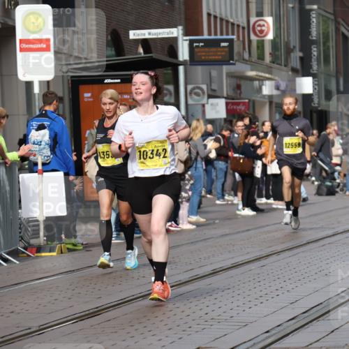 13.09.2026 - 21. swb-Marathon Bremen Strokosch-Dieckow http://msf.ph/oto/10288425 13.09.2026 10:43:57 Ziel 10342, 10956, 11108, 11148, 11644, 11758, 13538, 10337, 10342, 11019, 11208, 11312, 11447, 11614, 11930, 11948, 12250, 12253, 12436, 12559, 13509 meine-sportfotos.de