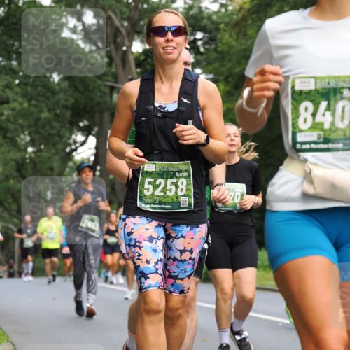 13.09.2026 - 21. swb-Marathon Bremen TobiasT http://msf.ph/oto/10288461 13.09.2026 12:24:47 Laufen 12466, 5258, 21, 26, 840 meine-sportfotos.de