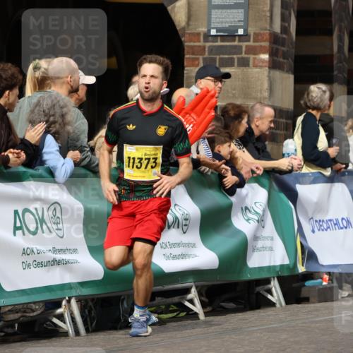 13.09.2026 - 21. swb-Marathon Bremen Strokosch-Dieckow http://msf.ph/oto/10288485 13.09.2026 10:40:38 Ziel 11373, 13616, 10575, 11903, 12477 meine-sportfotos.de