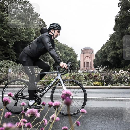 13.09.2026 - Stadtparktriathlon H.Heesch http://msf.ph/oto/10288490 13.09.2026 11:34:36 Radfahren 694, 778, 1797 meine-sportfotos.de
