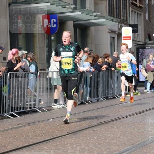 13.09.2026 - 21. swb-Marathon Bremen Strokosch-Dieckow http://msf.ph/oto/10288521 13.09.2026 10:44:07 Ziel 10454, 10806, 10956, 11148, 11438, 10337, 10342, 11019, 11108, 11208, 11312, 11447, 11614, 11644, 11758, 11930, 11948, 12250, 12253, 12436, 12559, 13538 meine-sportfotos.de