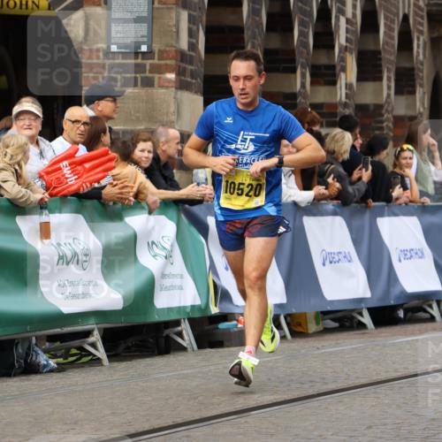 13.09.2026 - 21. swb-Marathon Bremen Strokosch-Dieckow http://msf.ph/oto/10288571 13.09.2026 10:40:45 Ziel 11373, 13563, 13566, 13616, 10575, 11903, 12477 meine-sportfotos.de