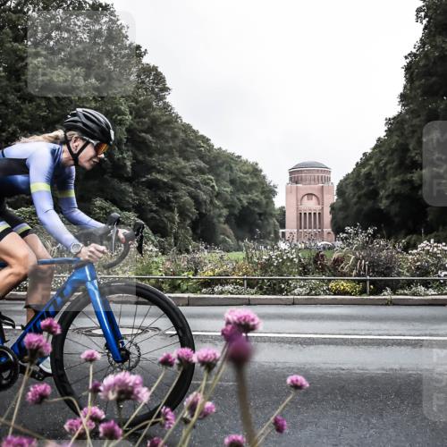 13.09.2026 - Stadtparktriathlon H.Heesch http://msf.ph/oto/10288573 13.09.2026 11:35:39 Radfahren 612, 812, 908 meine-sportfotos.de