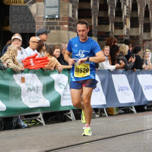 13.09.2026 - 21. swb-Marathon Bremen Strokosch-Dieckow http://msf.ph/oto/10288587 13.09.2026 10:40:45 Ziel 11373, 13563, 13566, 13616, 10575, 11903, 12477 meine-sportfotos.de
