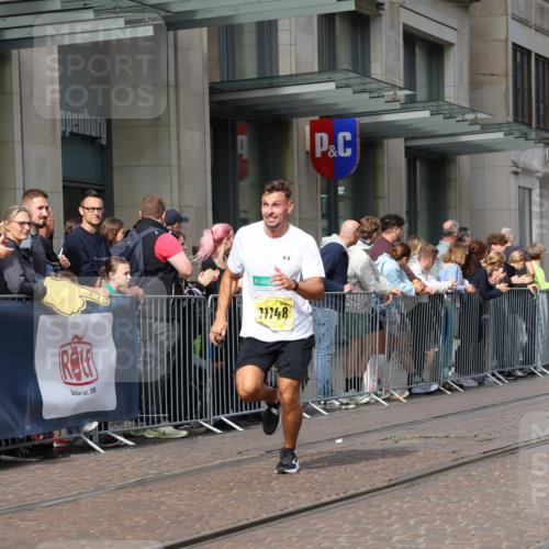 13.09.2026 - 21. swb-Marathon Bremen Strokosch-Dieckow http://msf.ph/oto/10288628 13.09.2026 10:44:20 Ziel 10454, 10806, 10861, 11438, 11615, 11692, 11704, 12425, 12473, 10342, 10956, 11108, 11148, 11644, 11758, 13538 meine-sportfotos.de