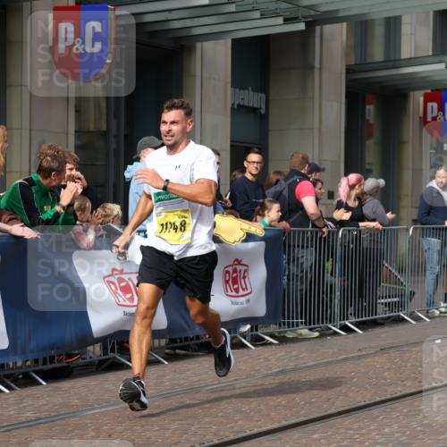 13.09.2026 - 21. swb-Marathon Bremen Strokosch-Dieckow http://msf.ph/oto/10288641 13.09.2026 10:44:21 Ziel 10454, 10806, 10861, 11438, 11615, 11692, 11704, 12302, 12425, 12473, 10342, 10956, 11108, 11148, 11644, 11758, 13538 meine-sportfotos.de