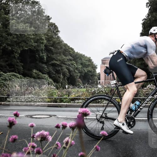 13.09.2026 - Stadtparktriathlon H.Heesch http://msf.ph/oto/10288650 13.09.2026 11:36:14 Radfahren 709, 847, 892 meine-sportfotos.de