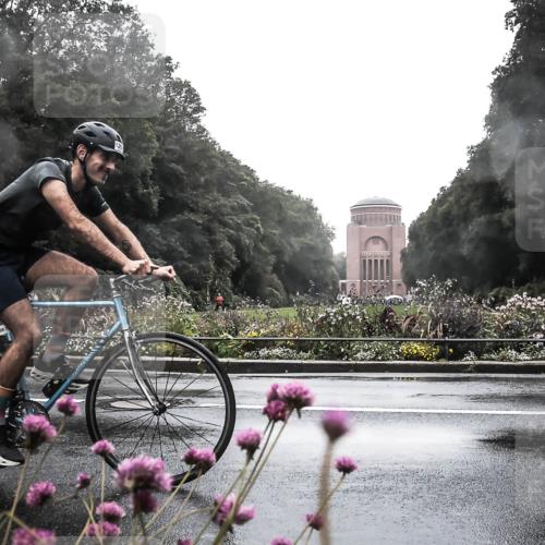 13.09.2026 - Stadtparktriathlon H.Heesch http://msf.ph/oto/10288693 13.09.2026 12:47:54 Radfahren 1109, 1208 meine-sportfotos.de