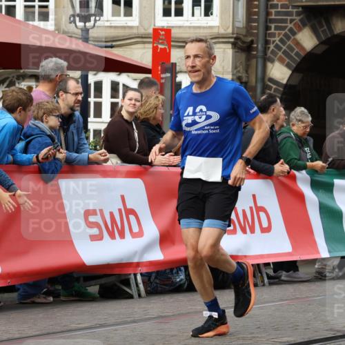 13.09.2026 - 21. swb-Marathon Bremen Strokosch-Dieckow http://msf.ph/oto/10288733 13.09.2026 10:41:04 Ziel 10520, 10575, 11903, 12477, 11077 meine-sportfotos.de
