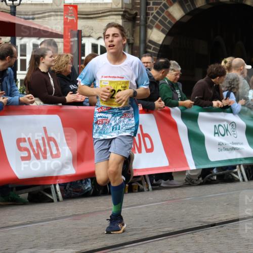 13.09.2026 - 21. swb-Marathon Bremen Strokosch-Dieckow http://msf.ph/oto/10288775 13.09.2026 10:41:12 Ziel 10575, 11903, 12209, 12477, 13520 meine-sportfotos.de