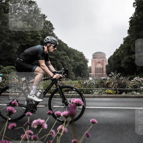 13.09.2026 - Stadtparktriathlon H.Heesch http://msf.ph/oto/10288785 13.09.2026 11:37:32 Radfahren 829, 833, 923 meine-sportfotos.de