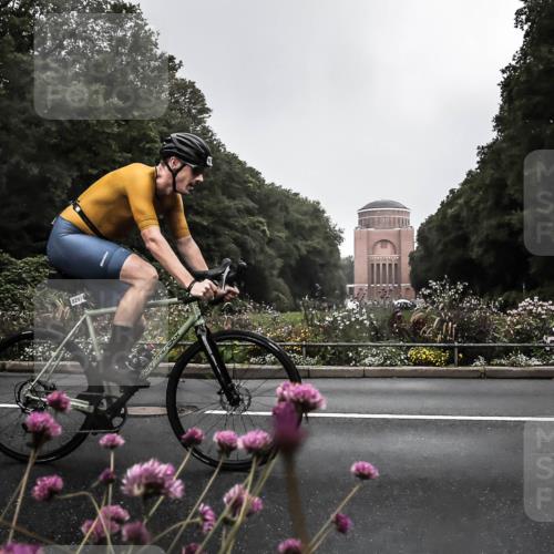 13.09.2026 - Stadtparktriathlon H.Heesch http://msf.ph/oto/10288791 13.09.2026 11:37:35 Radfahren 829, 833, 923 meine-sportfotos.de
