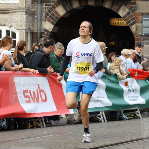 13.09.2026 - 21. swb-Marathon Bremen Strokosch-Dieckow http://msf.ph/oto/10288795 13.09.2026 10:41:16 Ziel 10575, 11201, 11903, 12209, 12477, 11944, 12442, 13520 meine-sportfotos.de