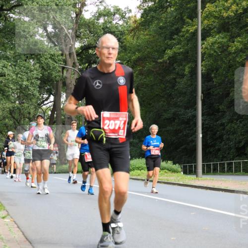 13.09.2026 - 21. swb-Marathon Bremen TobiasT http://msf.ph/oto/10288800 13.09.2026 12:26:10 Laufen 724, 2074, 2129 meine-sportfotos.de