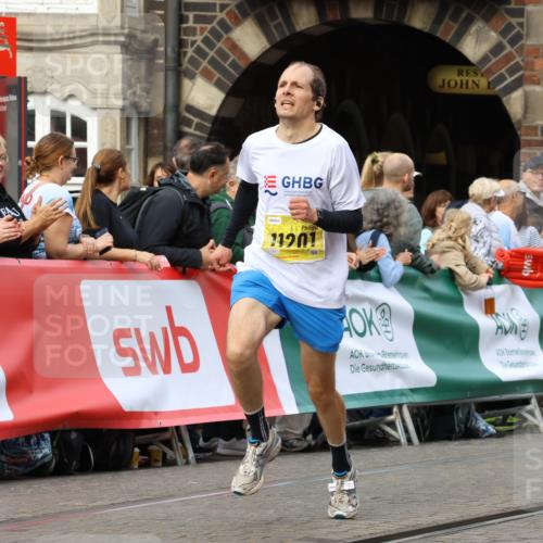 13.09.2026 - 21. swb-Marathon Bremen Strokosch-Dieckow http://msf.ph/oto/10288806 13.09.2026 10:41:16 Ziel 10575, 11201, 11903, 12209, 12477, 11944, 12442, 13520 meine-sportfotos.de