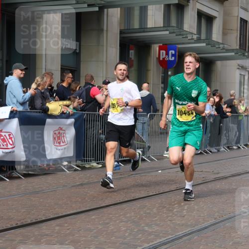 13.09.2026 - 21. swb-Marathon Bremen Strokosch-Dieckow http://msf.ph/oto/10288811 13.09.2026 10:44:35 Ziel 10096, 10266, 10628, 10735, 11692, 11704, 12302, 12425, 10454, 10806, 10861, 10956, 11148, 11438, 11615, 12473 meine-sportfotos.de