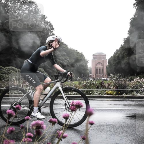 13.09.2026 - Stadtparktriathlon H.Heesch http://msf.ph/oto/10288825 13.09.2026 12:49:09 Radfahren 1093, 1116, 1118, 1283 meine-sportfotos.de