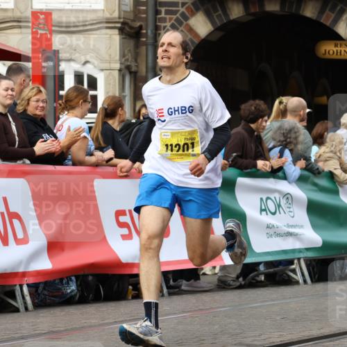 13.09.2026 - 21. swb-Marathon Bremen Strokosch-Dieckow http://msf.ph/oto/10288826 13.09.2026 10:41:16 Ziel 10575, 11201, 11903, 12209, 12477, 11944, 12442, 13520 meine-sportfotos.de