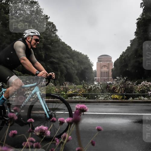 13.09.2026 - Stadtparktriathlon H.Heesch http://msf.ph/oto/10288851 13.09.2026 11:38:33 Radfahren 866, 933, 945 meine-sportfotos.de