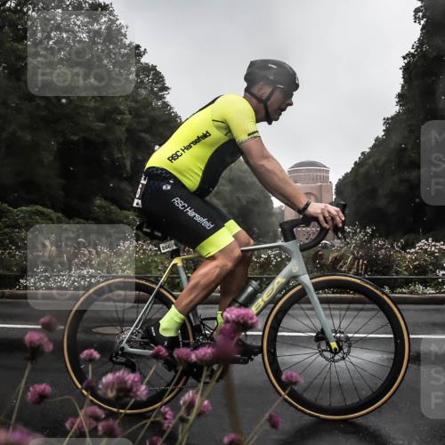 13.09.2026 - Stadtparktriathlon H.Heesch http://msf.ph/oto/10288854 13.09.2026 11:38:36 Radfahren 866, 907, 933, 939 meine-sportfotos.de