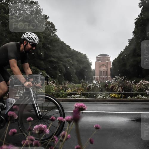 13.09.2026 - Stadtparktriathlon H.Heesch http://msf.ph/oto/10288863 13.09.2026 11:38:43 Radfahren 860, 907 meine-sportfotos.de