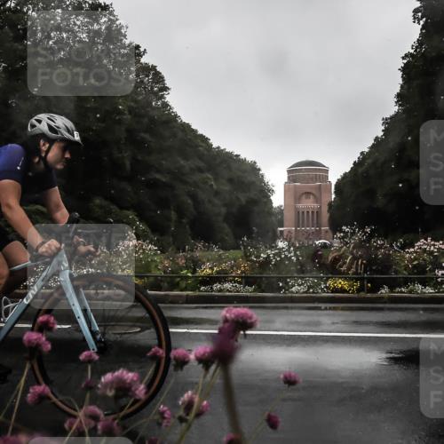 13.09.2026 - Stadtparktriathlon H.Heesch http://msf.ph/oto/10288898 13.09.2026 11:39:16 Radfahren 741, 800 meine-sportfotos.de