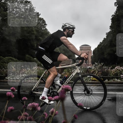 13.09.2026 - Stadtparktriathlon H.Heesch http://msf.ph/oto/10288909 13.09.2026 11:39:23 Radfahren 653, 800, 859, 865, 870 meine-sportfotos.de