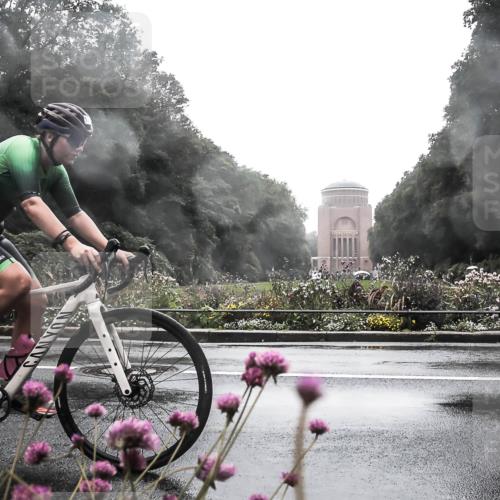 13.09.2026 - Stadtparktriathlon H.Heesch http://msf.ph/oto/10288922 13.09.2026 12:49:47 Radfahren 1085, 1281 meine-sportfotos.de