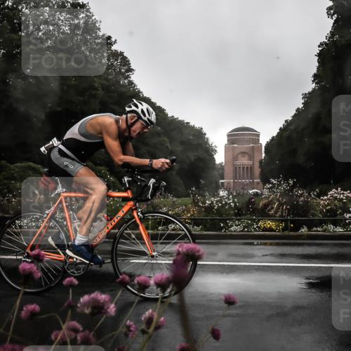 13.09.2026 - Stadtparktriathlon H.Heesch http://msf.ph/oto/10288924 13.09.2026 11:39:33 Radfahren 737, 757, 825, 917 meine-sportfotos.de