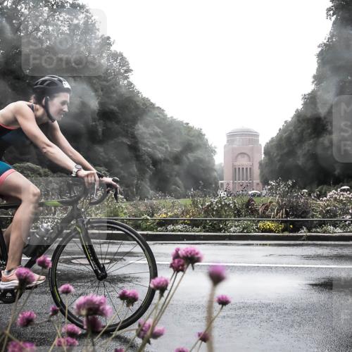 13.09.2026 - Stadtparktriathlon H.Heesch http://msf.ph/oto/10288926 13.09.2026 12:49:50 Radfahren 1070, 1085, 1281 meine-sportfotos.de