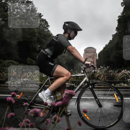 13.09.2026 - Stadtparktriathlon H.Heesch http://msf.ph/oto/10288927 13.09.2026 11:39:33 Radfahren 737, 757, 825, 917 meine-sportfotos.de