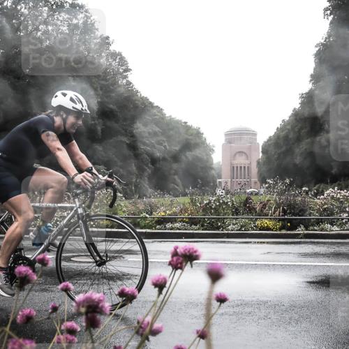 13.09.2026 - Stadtparktriathlon H.Heesch http://msf.ph/oto/10288931 13.09.2026 12:49:53 Radfahren 1070, 1085, 1089 meine-sportfotos.de
