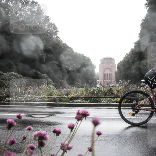 13.09.2026 - Stadtparktriathlon H.Heesch http://msf.ph/oto/10288948 13.09.2026 12:50:02 Radfahren 1177, 1210, 1276, 1300 meine-sportfotos.de